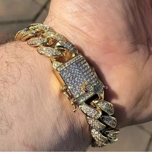 NWOT-Men’s Hip-Hop Iced Zircon Cuban Chain Bracelet (Gold & Silver 7.8 In.) - Picture 1 of 8